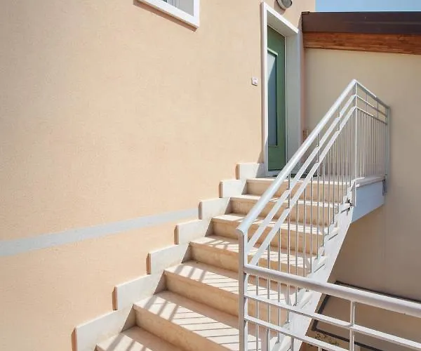 Casa Nadia - 3 Minuti Dall'ospedale Lejlighed *